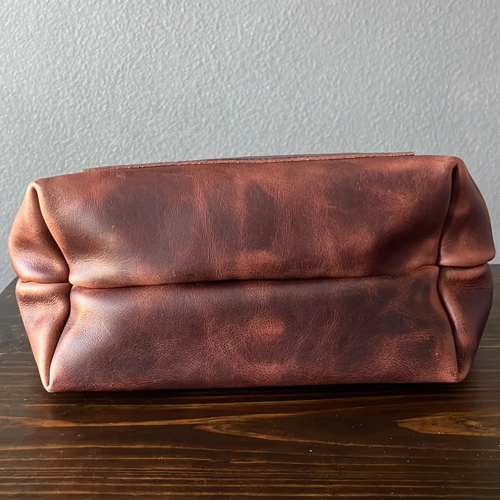 NEW Portland Leather Unicorn Lava Large Classic Tote! - Picture 6 of 10
